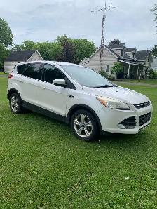 2014 Ford Escape SE - Photo 2