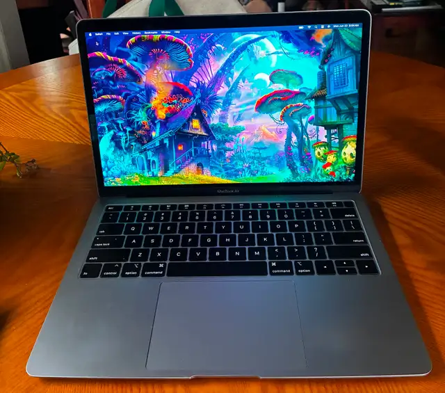 Apple MacBook Air Retina! PRISTINE!