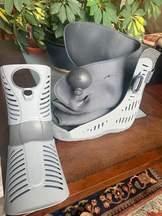Medical soft boot