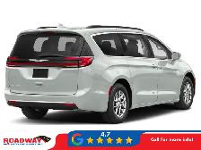 2022 Chrysler Pacifica Touring L - Photo 2