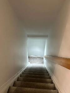 Freshly painted, 2 Bedroom Duplex apt. No Carpet with 2 outdoor - Photo 7