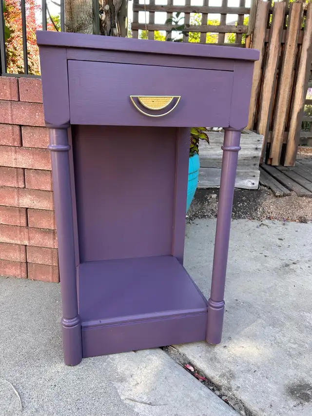 "Perfect Plum" 1-Drawer Accent Table