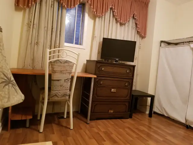 Furnished room for rent (Dufferin and Rogers) $800