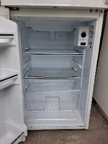 MicroFride compact refrigerator  with 'Save Plug ' technology - Photo 3