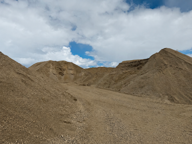 950 Acres and 2 Gravel Pits For Sale