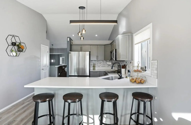 Executive Main Floor Home for Rent-Rosewood3  1 bed | 2 Bath