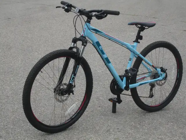 ALUMINUM 27.5' GT PRO SERIES 24 SPD, DISC BRAKES & SUSPENSION!