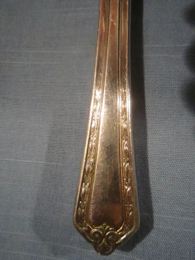 #268   HAMPDEN silverware set for 6