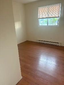 Available July 1st 2 bdrm apartment $ 1000 (pet friendly) /Tabor - Photo 4