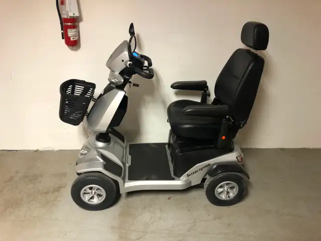 ECLIPSE INTERCEPTOR Mobility Scooter. Like new.
