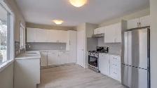 2 Bedroom Upper Unit with Yard & Garage - Photo 2