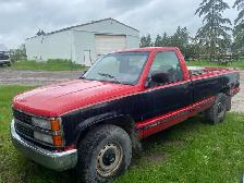 Chevy 2500 - Photo 2