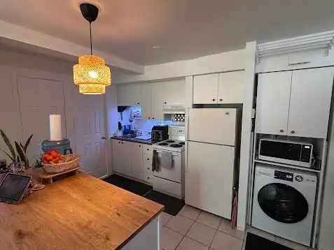 BOISBRIAND JOLI PETIT 3 1/2 (SOUS-SOL) - PRÈS DE PLACE ROSEMÈRE.