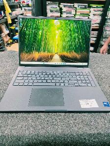 Laptop 16GB RAM CORE ULTRA 5 512GB SSD