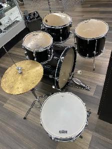Tornado By Mapex 5 Piece Drum Kit