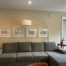 4-Seat Sectional Couch with Chaise Lounge – Excellent Condition - Photo 4