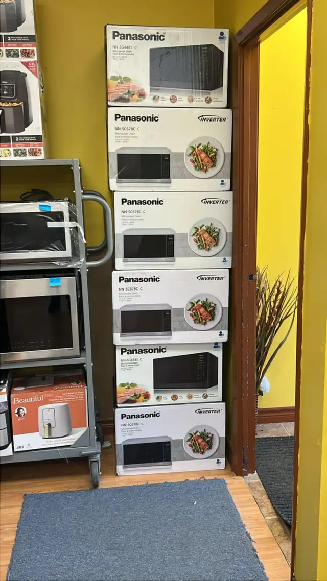 Panasonic 1.1 Cu.Ft. Compact 1000w Microwave Oven NNSU55QS