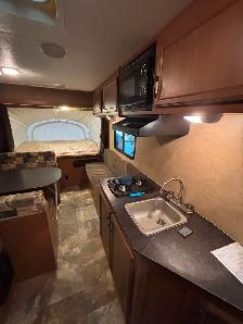 2014 StarCraft Launch 16RB Hybrid travel trailer - Photo 6