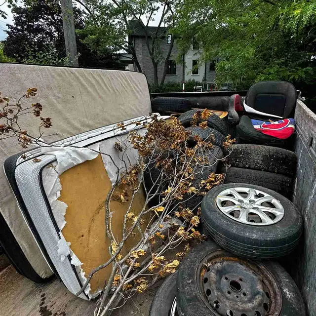 Toronto Junk Removal - JUNKTEENS
