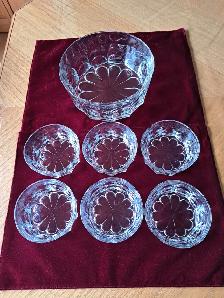 Saladier et 6 bols en verre trempé