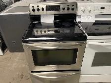 Cuisinière stainless vitrocéramique convection Frigidaire