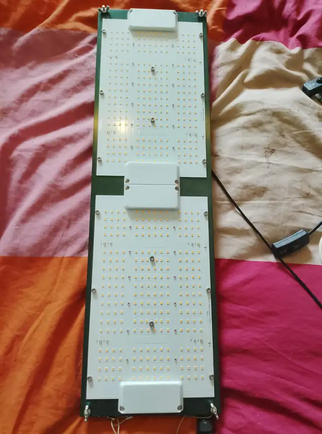 Led Grow Lights For Sale Used 1 season 240Watts