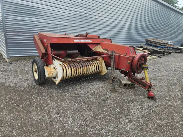 SQUARE BALER FOR SALE