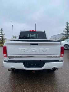 2018 Ram 1500 Longhorn Limited 5.7L HEMI Crew Cab – Fully Loaded - Photo 6