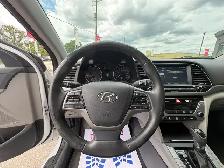 2017 HYUNDAI ELANTRA LIMITED - LEATHER SEATS - NAVI - SUNROOF - Photo 11