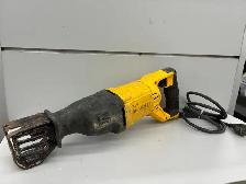 Dewalt DWE305 Reciprocating Saw