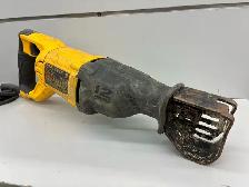 Dewalt DWE305 Reciprocating Saw - Photo 2