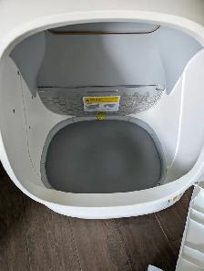 Like New UBPet Self Cleaning Cat Litter Box For Sale - Photo 6