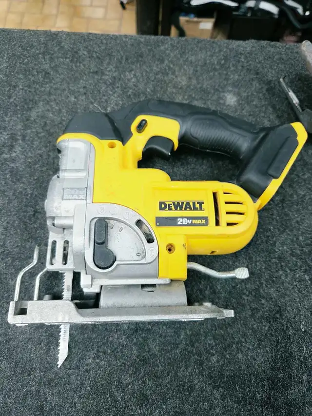 Scie sauteuse DeWalt 20V MAX