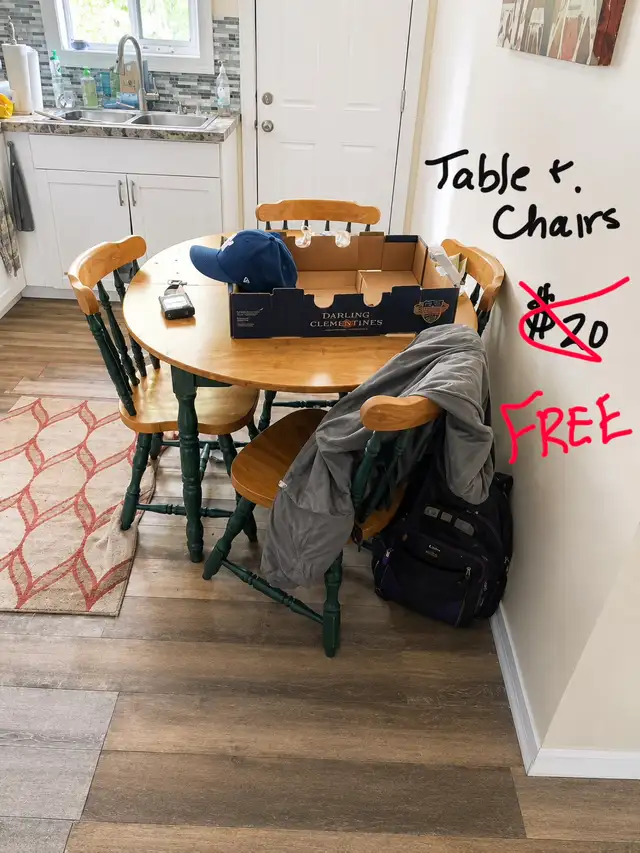 FREE Table and chairs, text 639-382-9960
