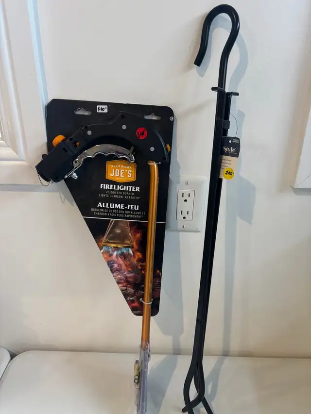 New Oklahoma Joe’s Firelighter   Fireplace Tongs Set