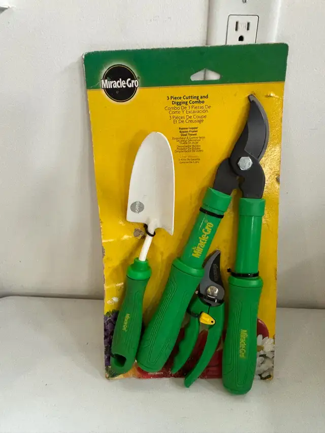 Fiskars Tree & Shrub   Garden Tool Set