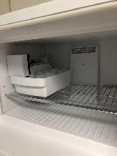 Fridge with Icemaker - Photo 2