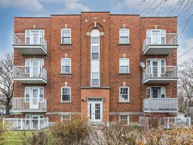 Bright 4 1/2 condo - Ideal location - UdM, HEC, CHU St-Justine