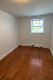 Bright 4 1/2 condo - Ideal location - UdM, HEC, CHU St-Justine - Photo 9