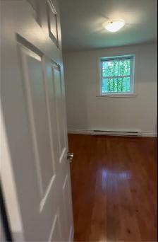 Bright 4 1/2 condo - Ideal location - UdM, HEC, CHU St-Justine - Photo 10