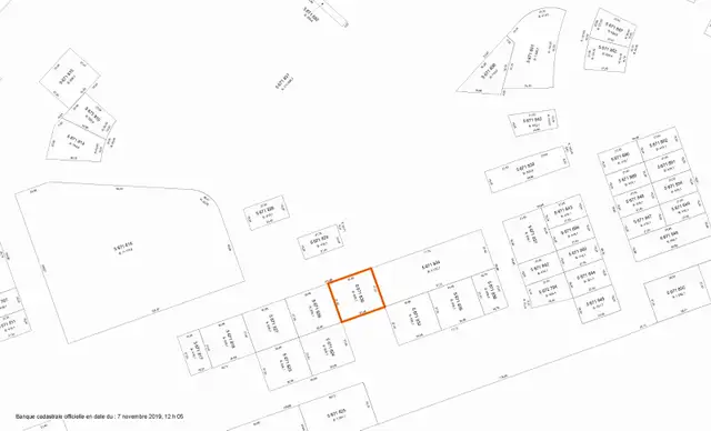 Wooded residential land / Terrain résidentiel boisé