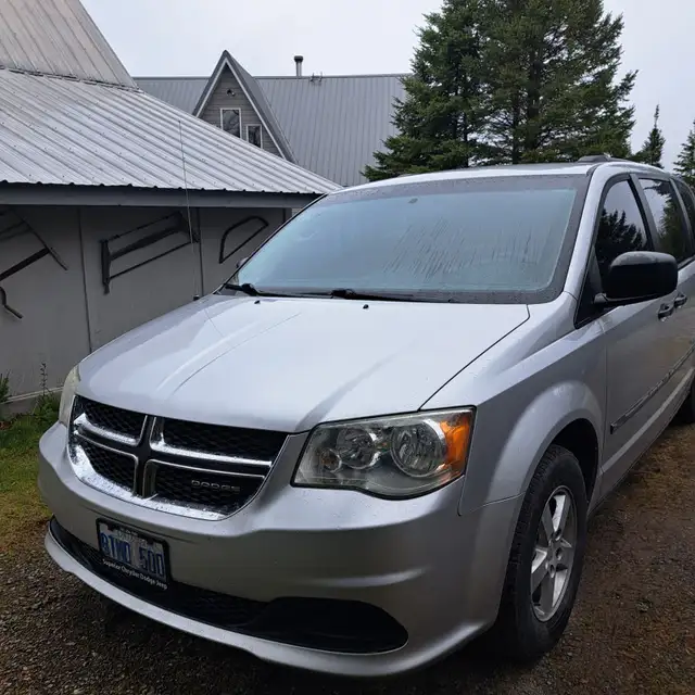 2011 Dodge Grand Caravan, 170,000 km very nice condition