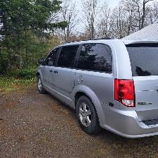 2011 Dodge Grand Caravan, 170,000 km very nice condition - Photo 2