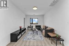 Fully Furnished Luxury 2BR/2BA Top-Floor Condo in LaSalle - Photo 2