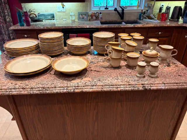 Mikasa Dish Set
