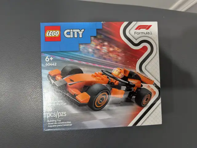Lego City 60442 Formula 1 F1 Driver w/McLaren Race Car 86PCS