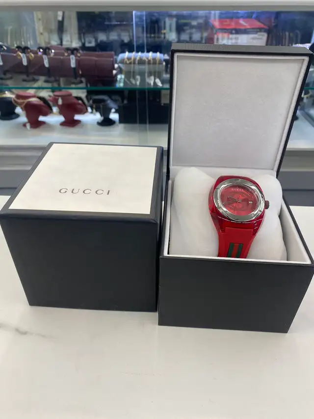 Gucci 137.1 Sync Watch Red - 46mm