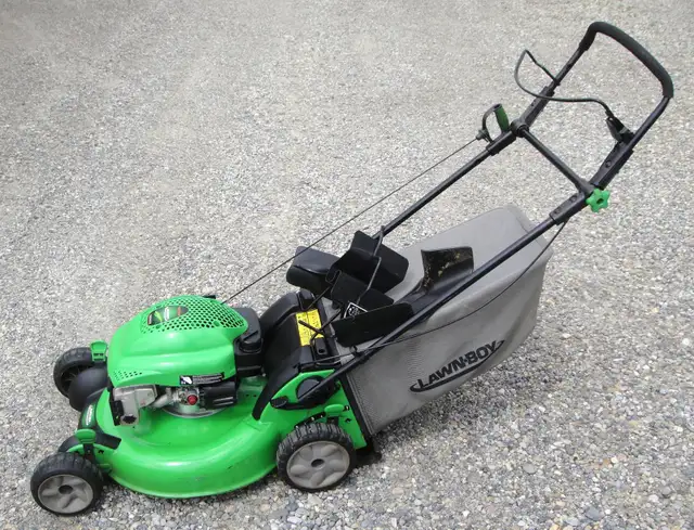 LAWNBOY REAR BAG GAS LAWNMOWER