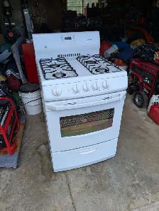 24 Inch GE Gas Stove for sale. - Photo 2