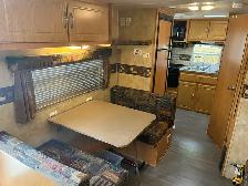 2008 Coachman 270QBS travel trailer - Photo 4
